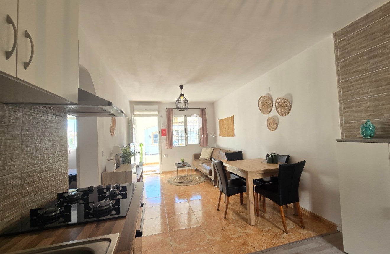 Tweedehands - Appartement / flat -
Torrevieja - Costa Blanca