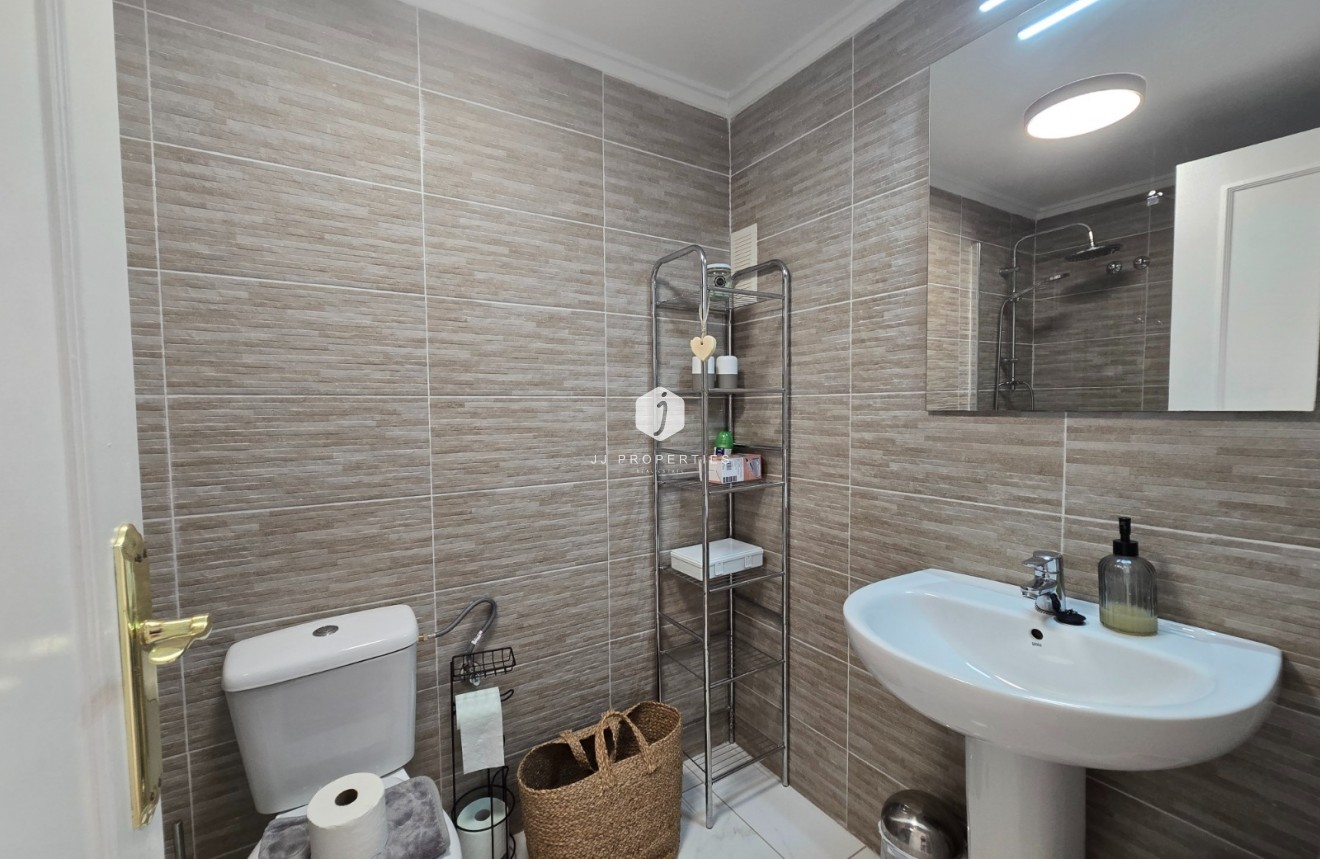 Tweedehands - Appartement / flat -
Torrevieja - Costa Blanca