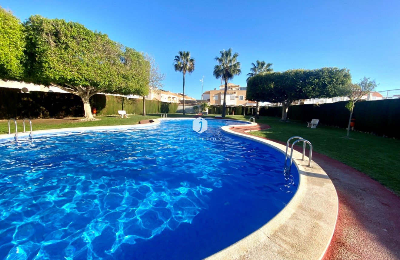 Tweedehands - Appartement / flat -
Torrevieja - Costa Blanca