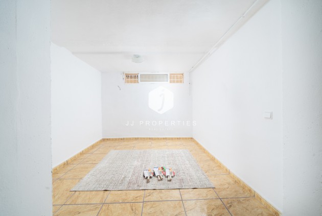 Z drugiej ręki - Szalet -
Orihuela Costa - Los Almendros - La Florida