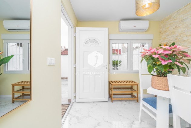 Tweedehands - Bungalow -
Torrevieja - Torretas