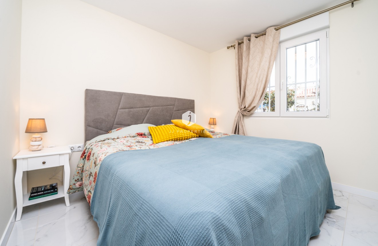 Tweedehands - Bungalow -
Torrevieja - Torretas