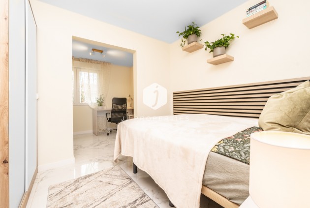 Tweedehands - Bungalow -
Torrevieja - Torretas