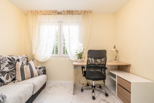 Tweedehands - Bungalow -
Torrevieja - Torretas