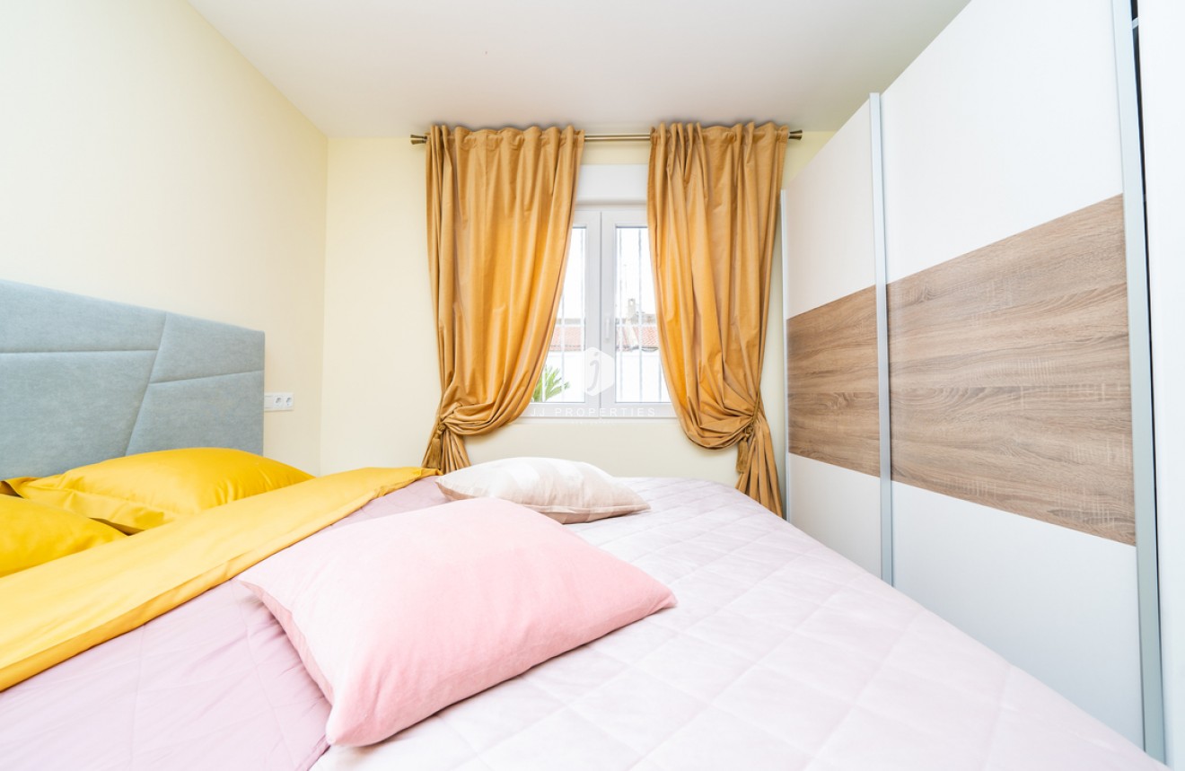 Tweedehands - Bungalow -
Torrevieja - Torretas