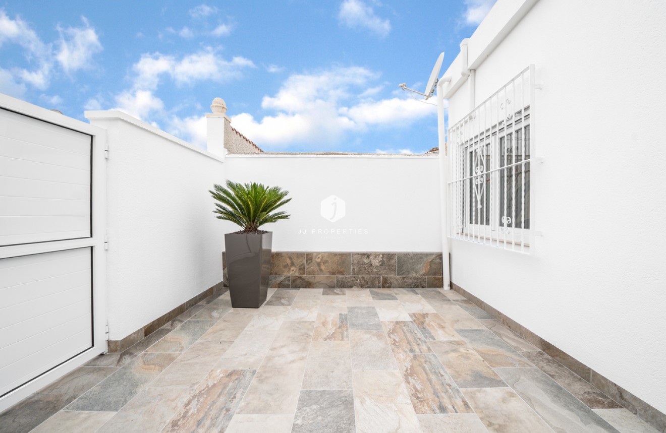 Tweedehands - Bungalow -
Torrevieja - Torretas