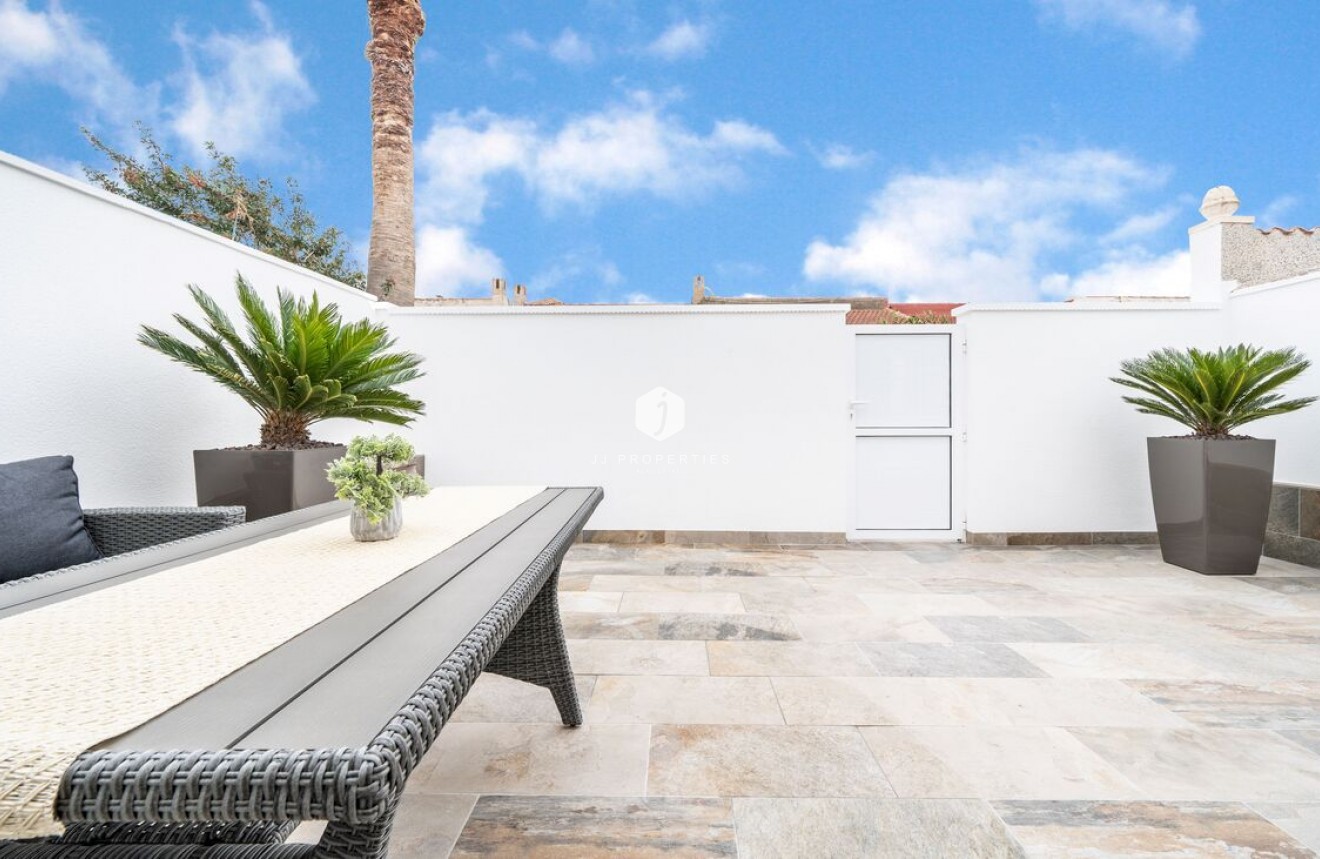 Tweedehands - Bungalow -
Torrevieja - Torretas