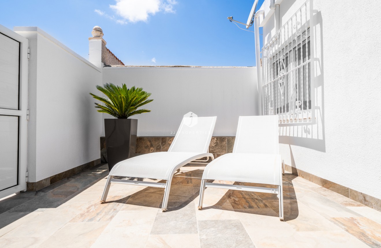 Tweedehands - Bungalow -
Torrevieja - Torretas