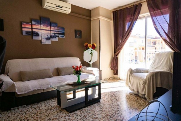 Z drugiej ręki - Mieszkanie w bloku -
Punta Prima - Costa Blanca