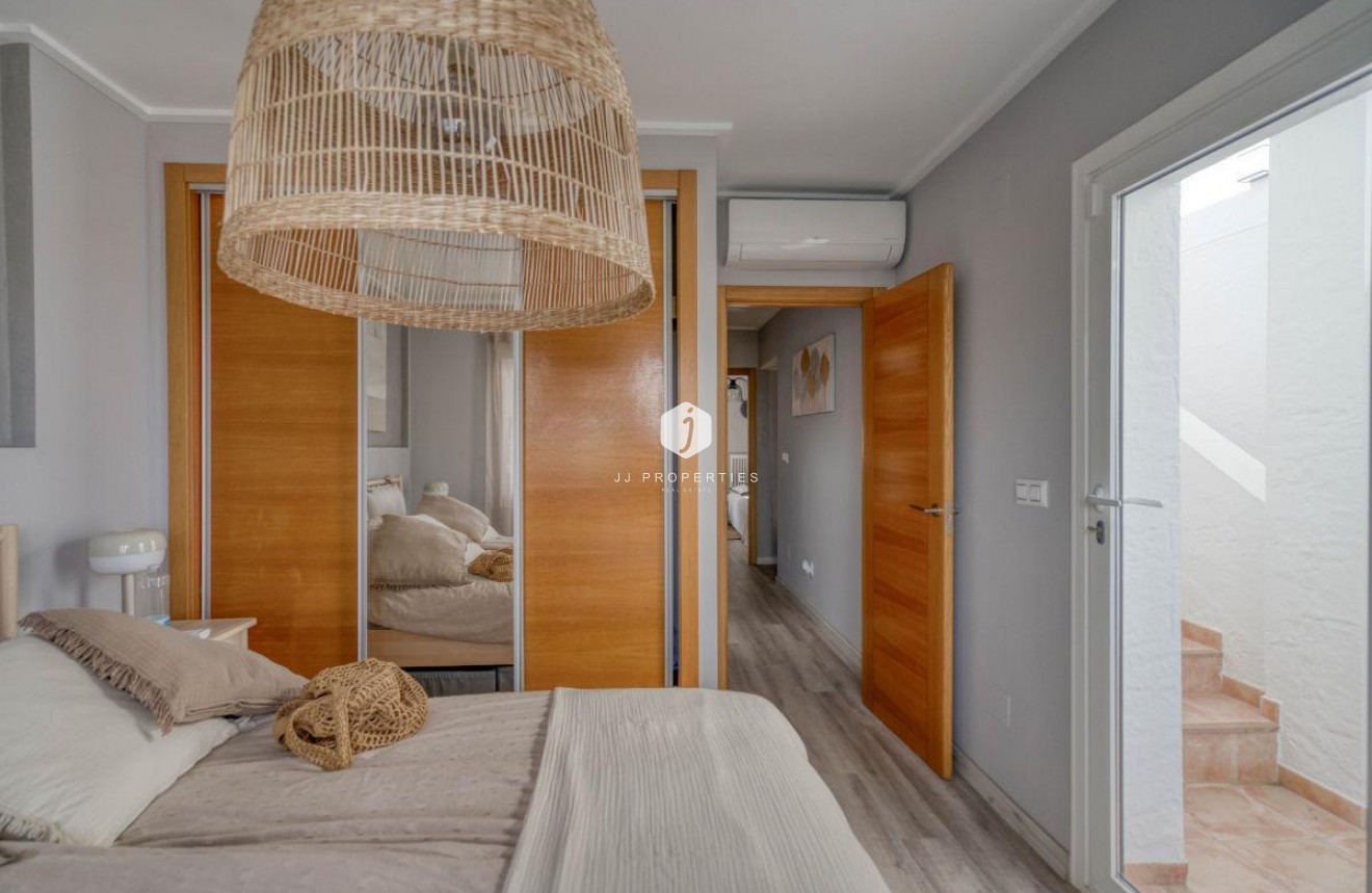 Tweedehands - duplex -
Los Balcones - Costa Blanca