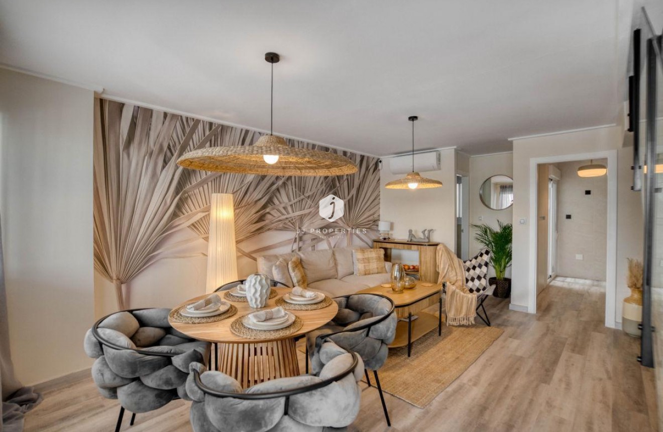 Tweedehands - duplex -
Los Balcones - Costa Blanca