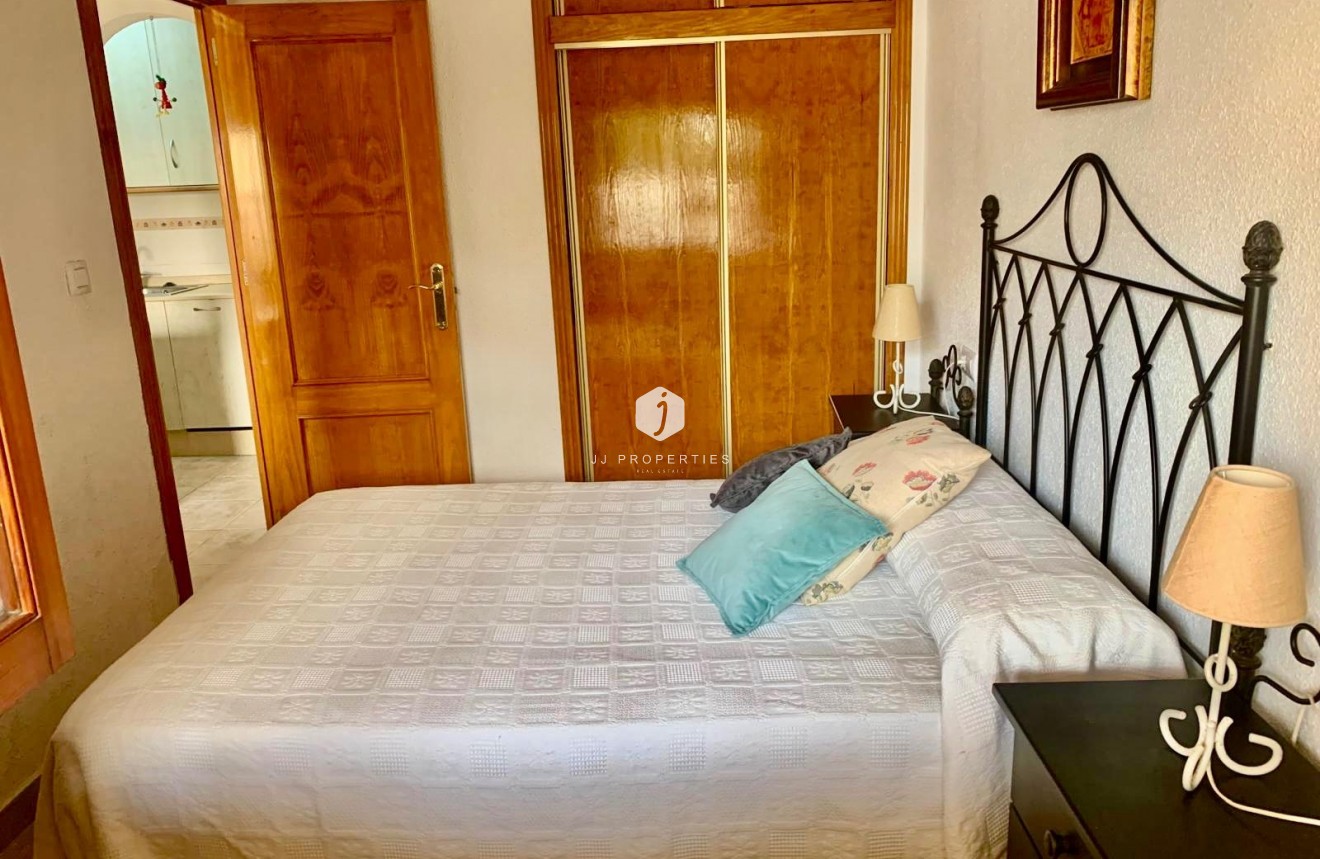 Tweedehands - Appartement / flat -
Torrevieja - La Mata