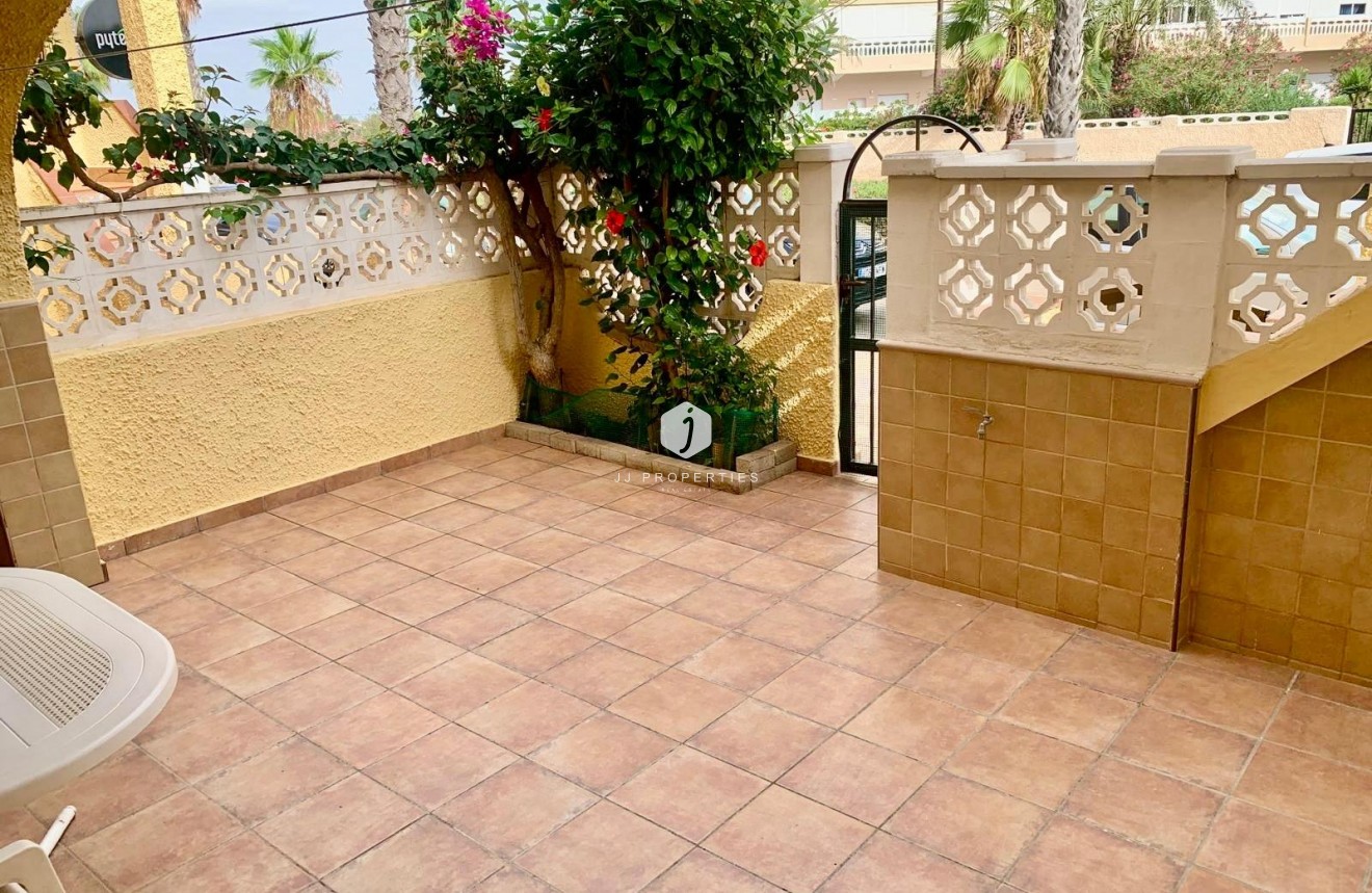 Tweedehands - Appartement / flat -
Torrevieja - La Mata