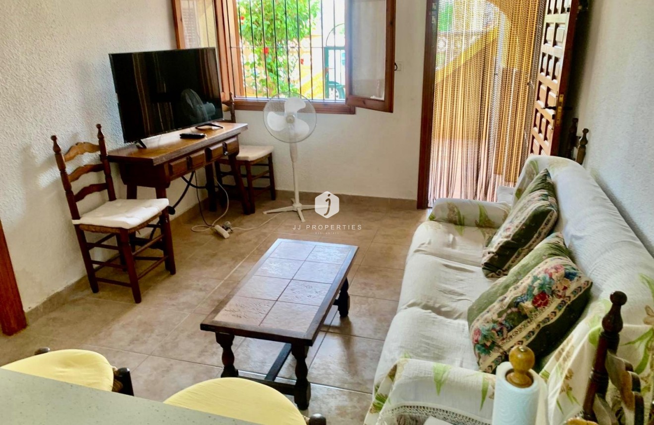 Tweedehands - Appartement / flat -
Torrevieja - La Mata