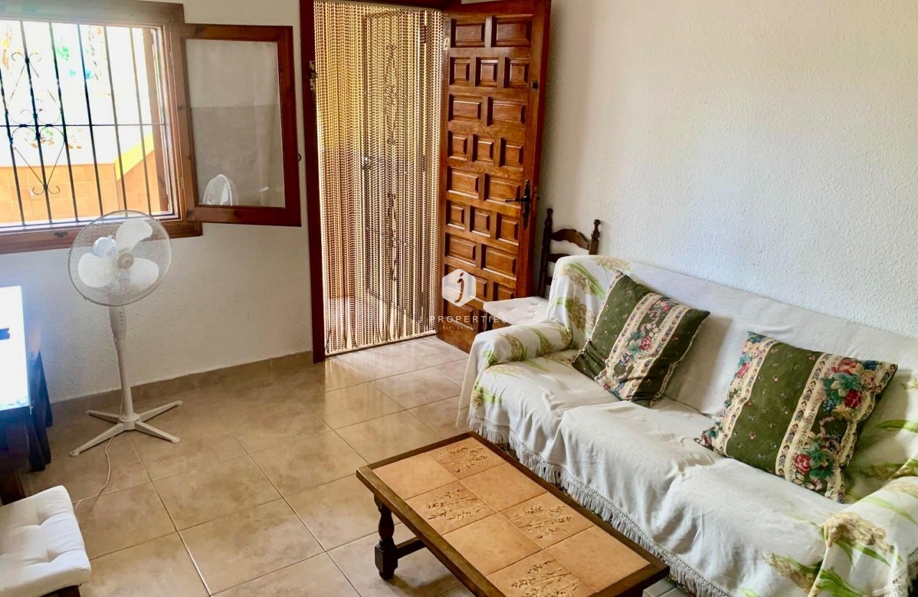 Tweedehands - Appartement / flat -
Torrevieja - La Mata