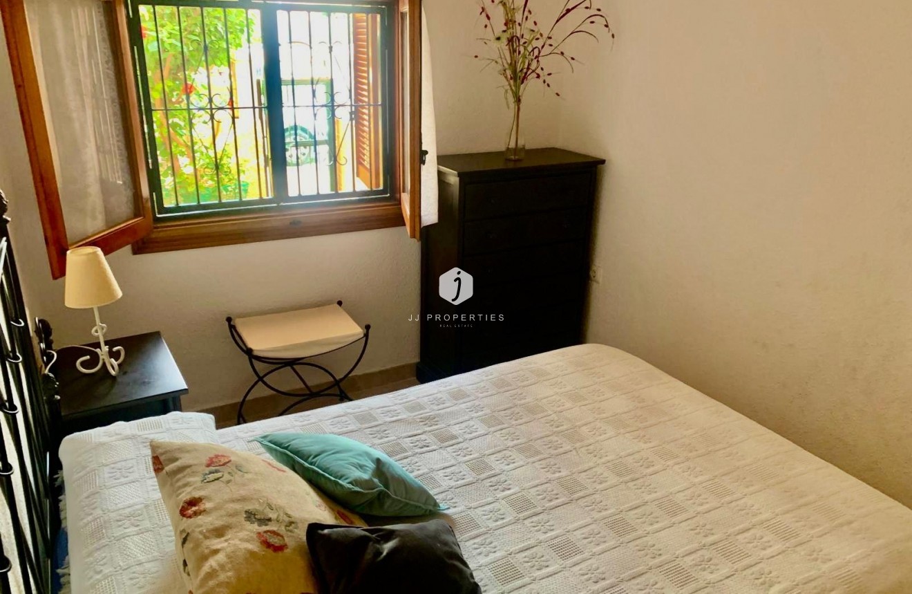 Tweedehands - Appartement / flat -
Torrevieja - La Mata