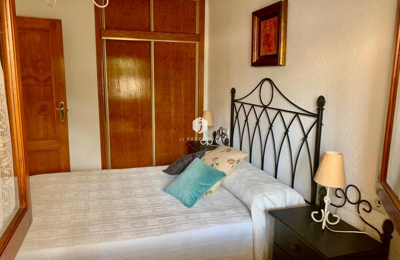 Tweedehands - Appartement / flat -
Torrevieja - La Mata