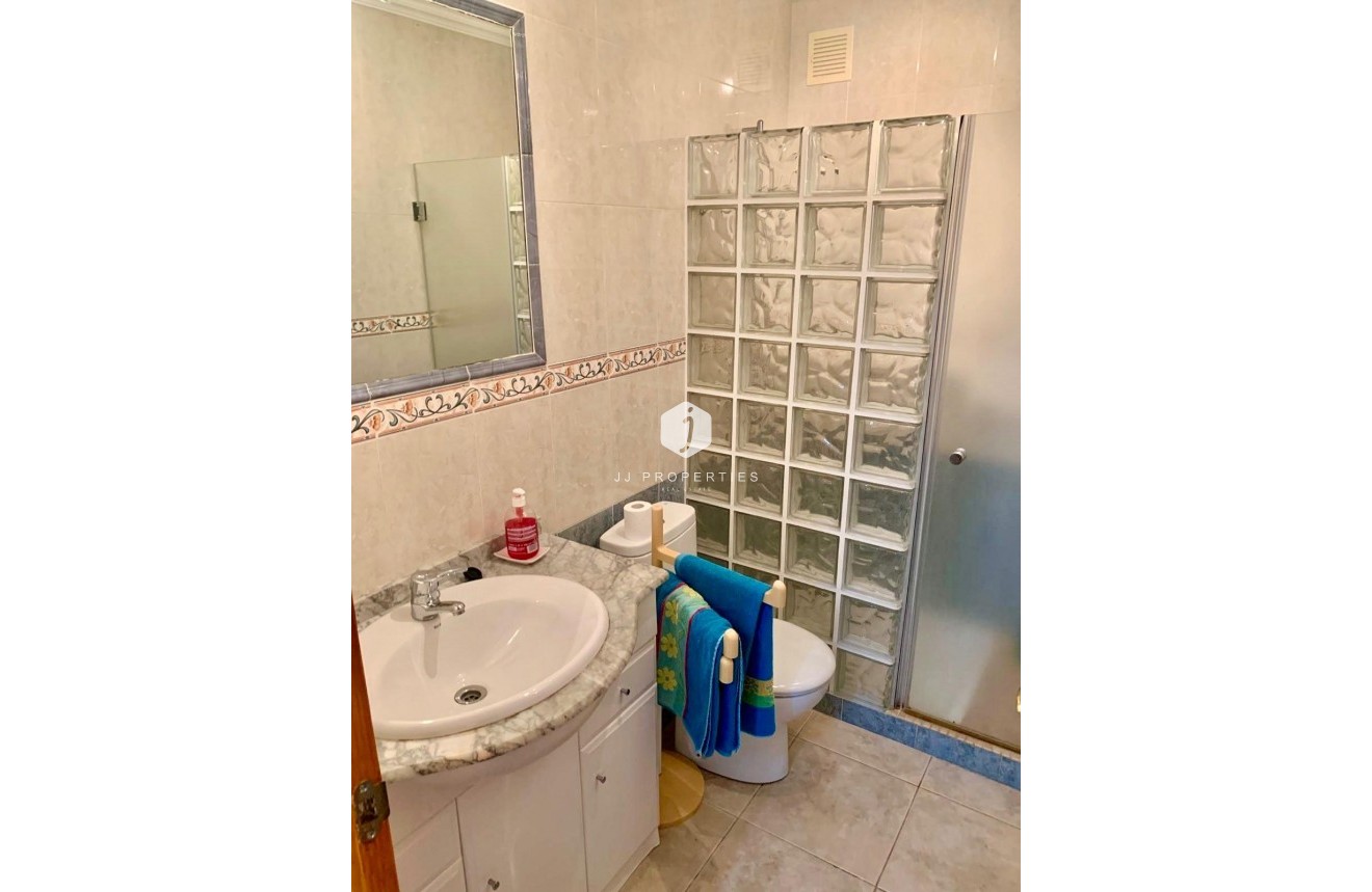 Tweedehands - Appartement / flat -
Torrevieja - La Mata