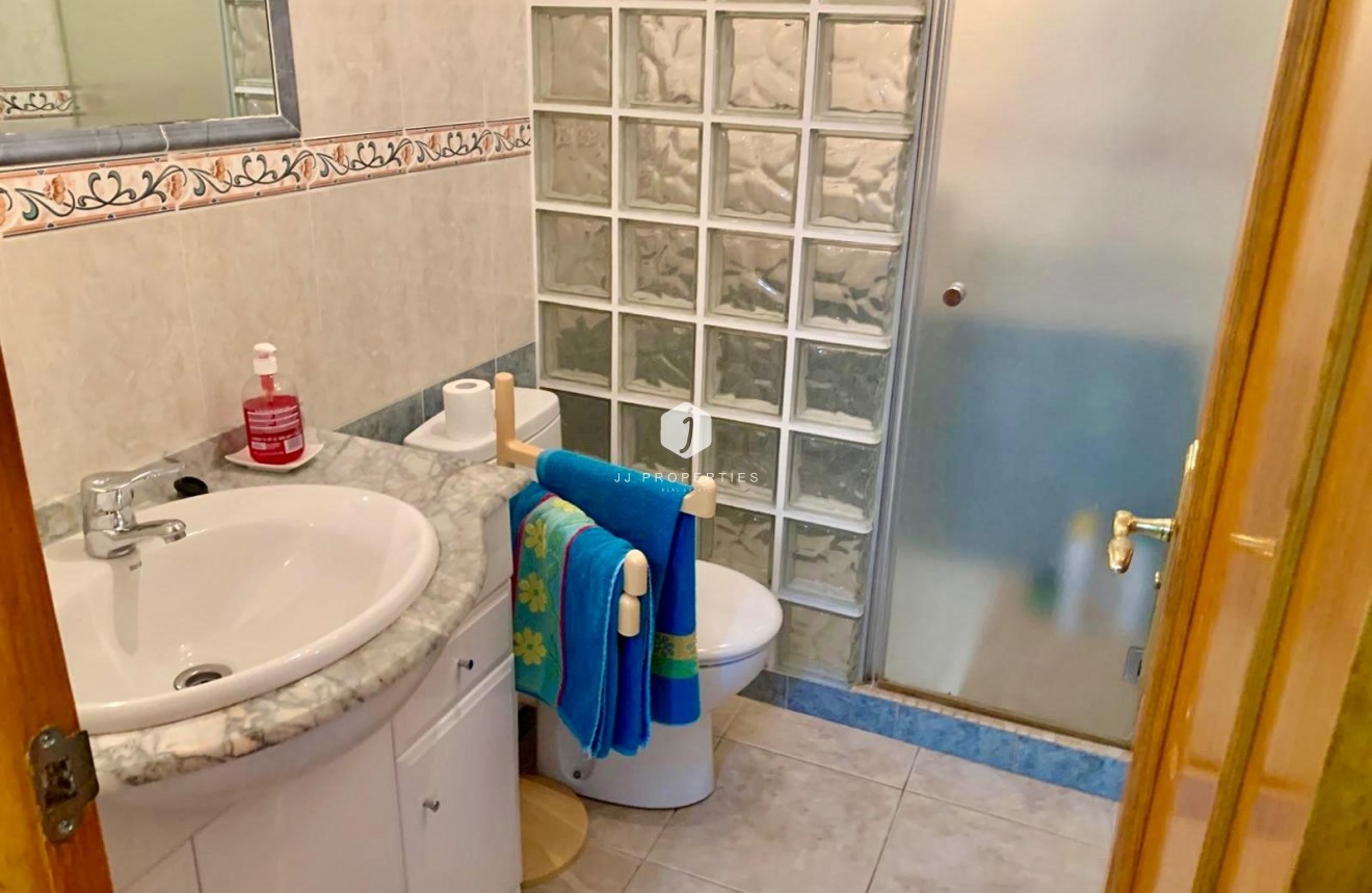 Tweedehands - Appartement / flat -
Torrevieja - La Mata