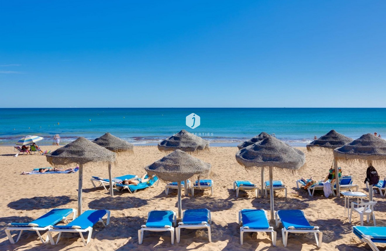 Tweedehands - Appartement / flat -
Torrevieja - La Mata