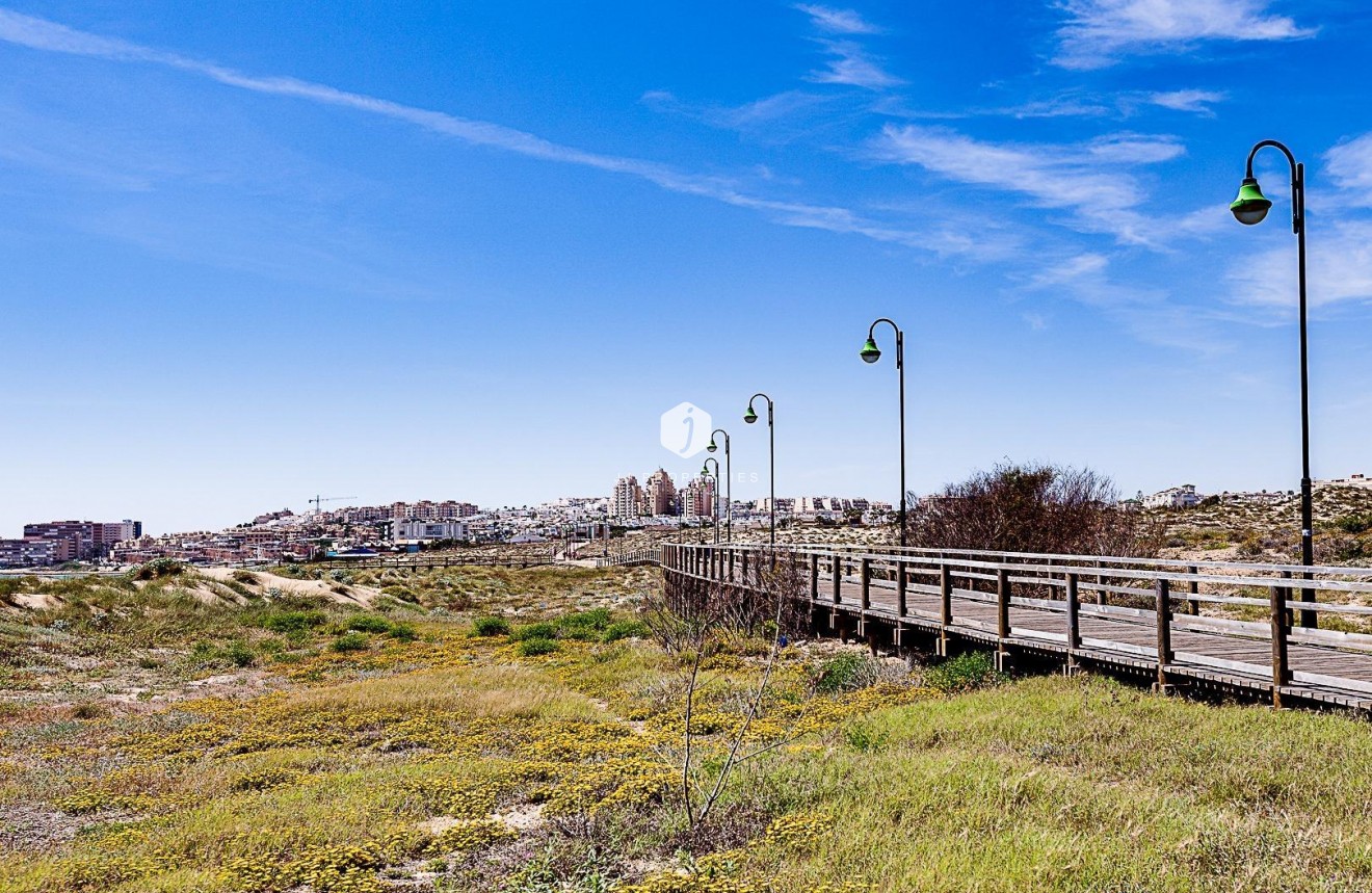 Tweedehands - Appartement / flat -
Torrevieja - La Mata