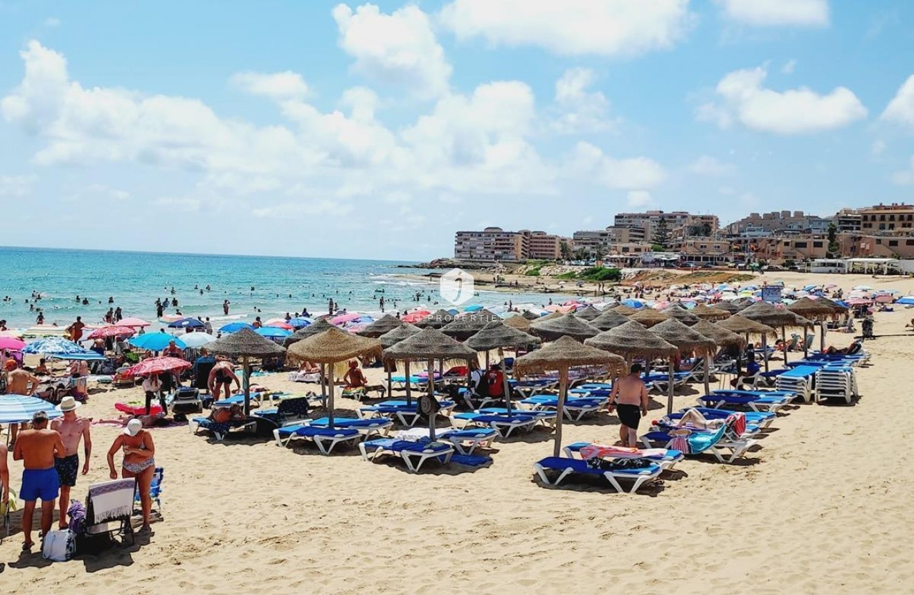 Tweedehands - Appartement / flat -
Torrevieja - La Mata