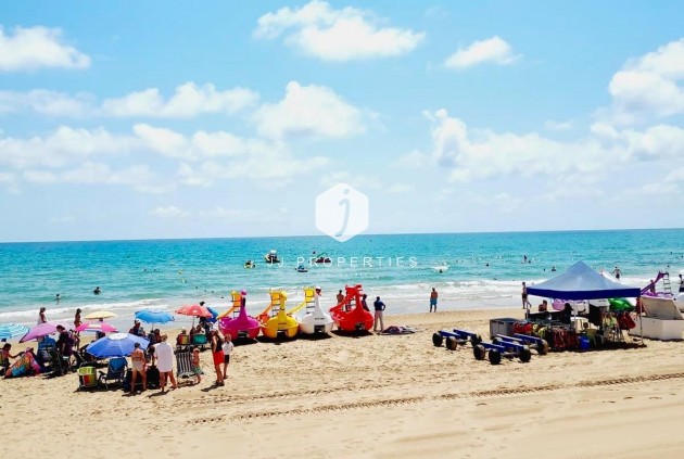 Tweedehands - Appartement / flat -
Torrevieja - La Mata