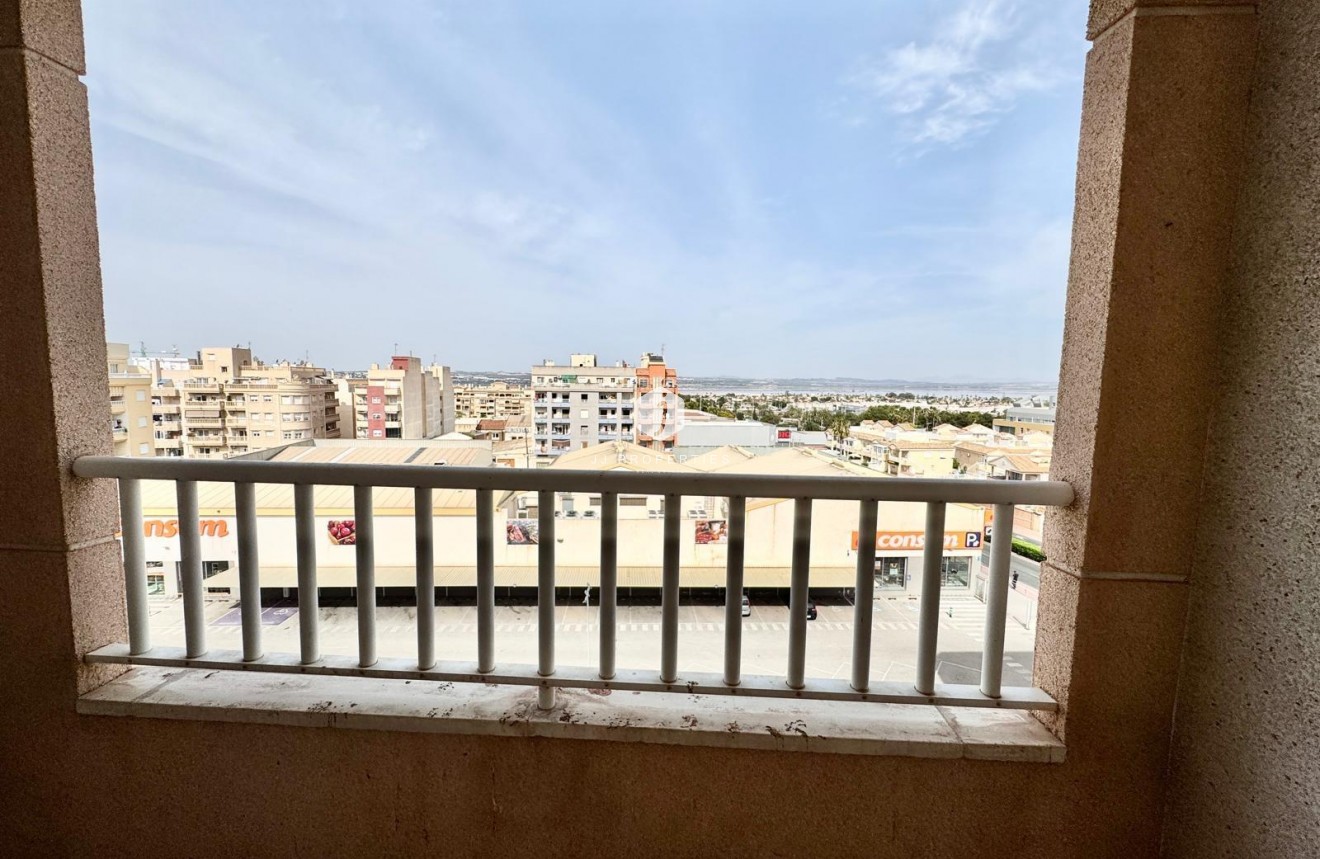 Tweedehands - Penthouse -
Torrevieja - El molino