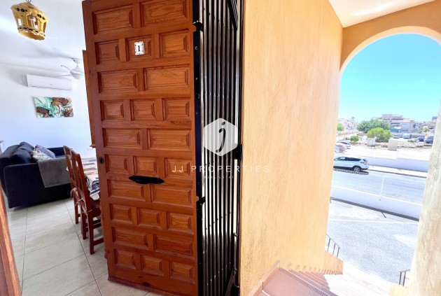 Tweedehands - Appartement / flat -
Playa Flamenca - Costa Blanca