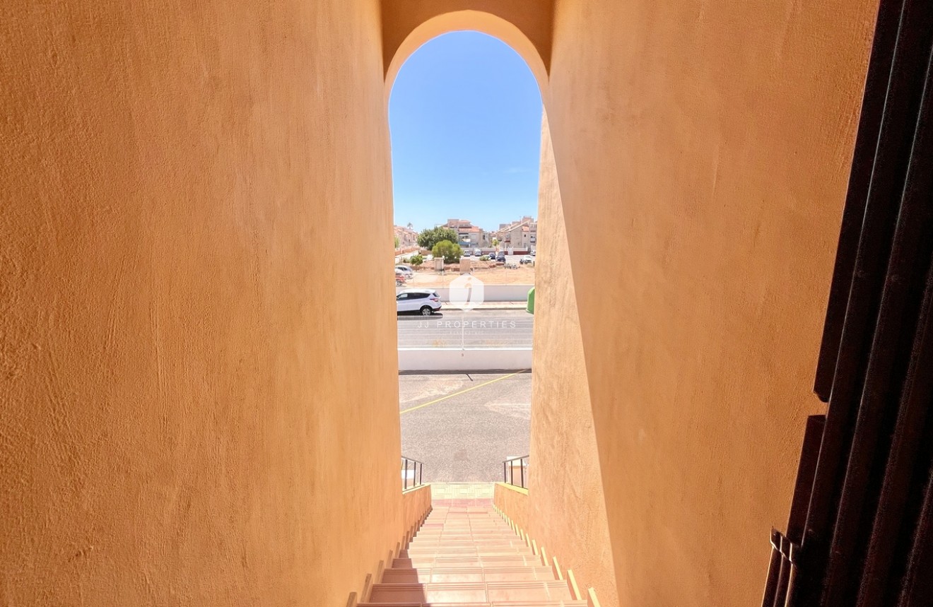 Tweedehands - Appartement / flat -
Playa Flamenca - Costa Blanca