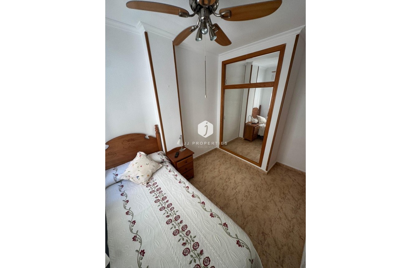 Tweedehands - Appartement / flat -
Torrevieja - Habaneras