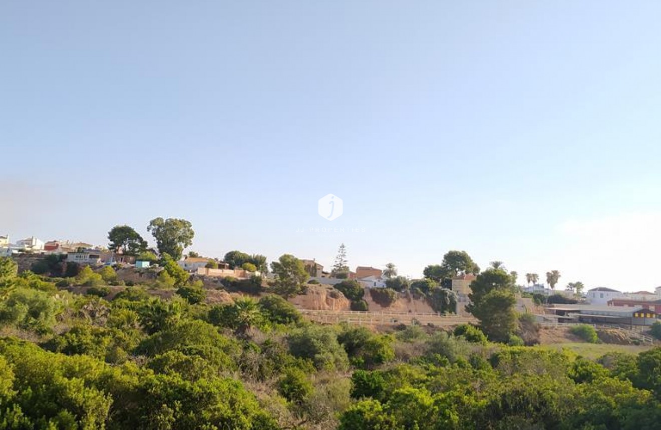 Z drugiej ręki - Mieszkanie w bloku -
Orihuela Costa - LOMAS CABO ROIG