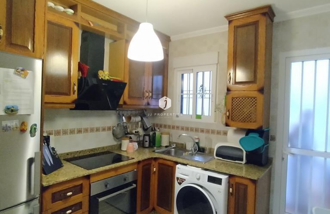 Z drugiej ręki - Mieszkanie w bloku -
Orihuela Costa - LOMAS CABO ROIG