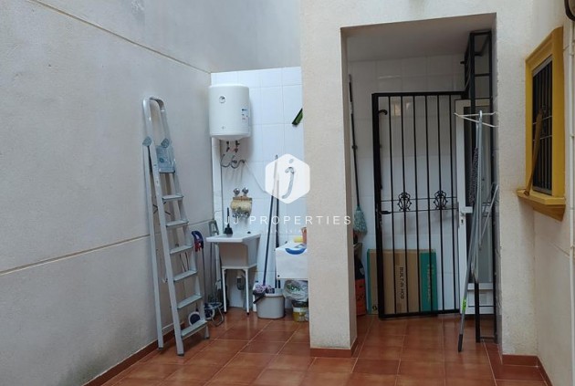 Z drugiej ręki - Mieszkanie w bloku -
Orihuela Costa - LOMAS CABO ROIG