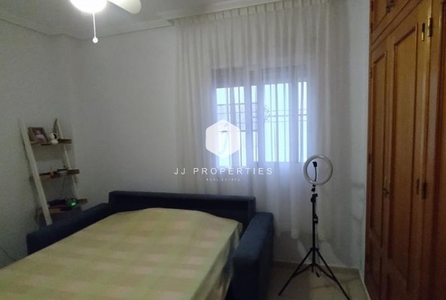 Z drugiej ręki - Mieszkanie w bloku -
Orihuela Costa - LOMAS CABO ROIG