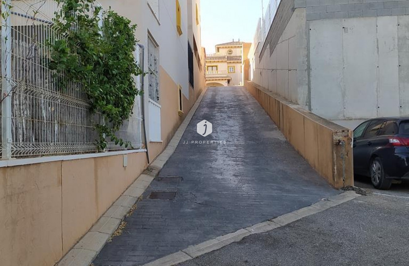 Z drugiej ręki - Mieszkanie w bloku -
Orihuela Costa - LOMAS CABO ROIG