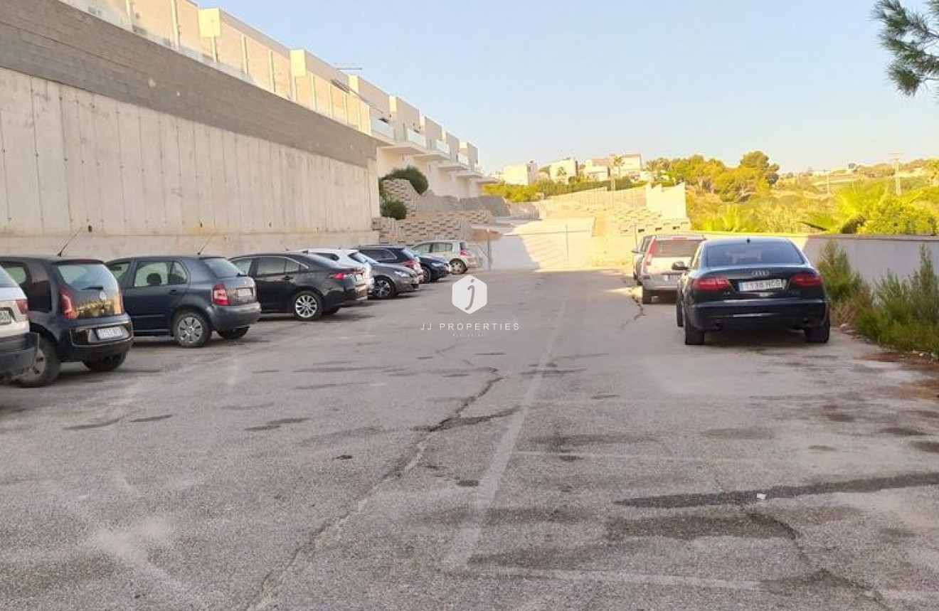 Z drugiej ręki - Mieszkanie w bloku -
Orihuela Costa - LOMAS CABO ROIG