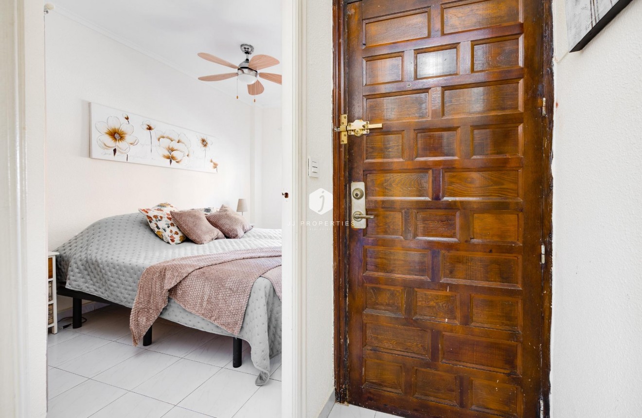 Tweedehands - Appartement / flat -
Torrevieja - Torreblanca