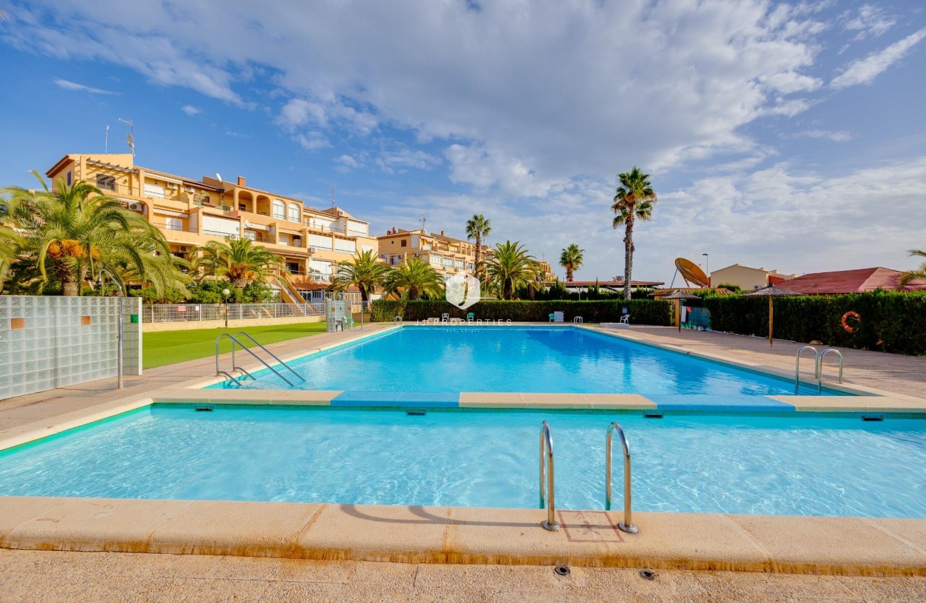 Tweedehands - Appartement / flat -
Torrevieja - Torreblanca