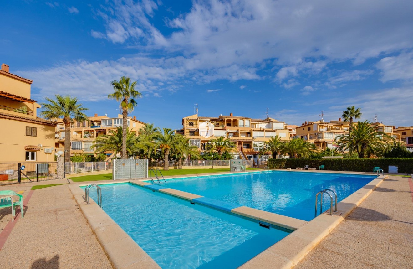 Tweedehands - Appartement / flat -
Torrevieja - Torreblanca