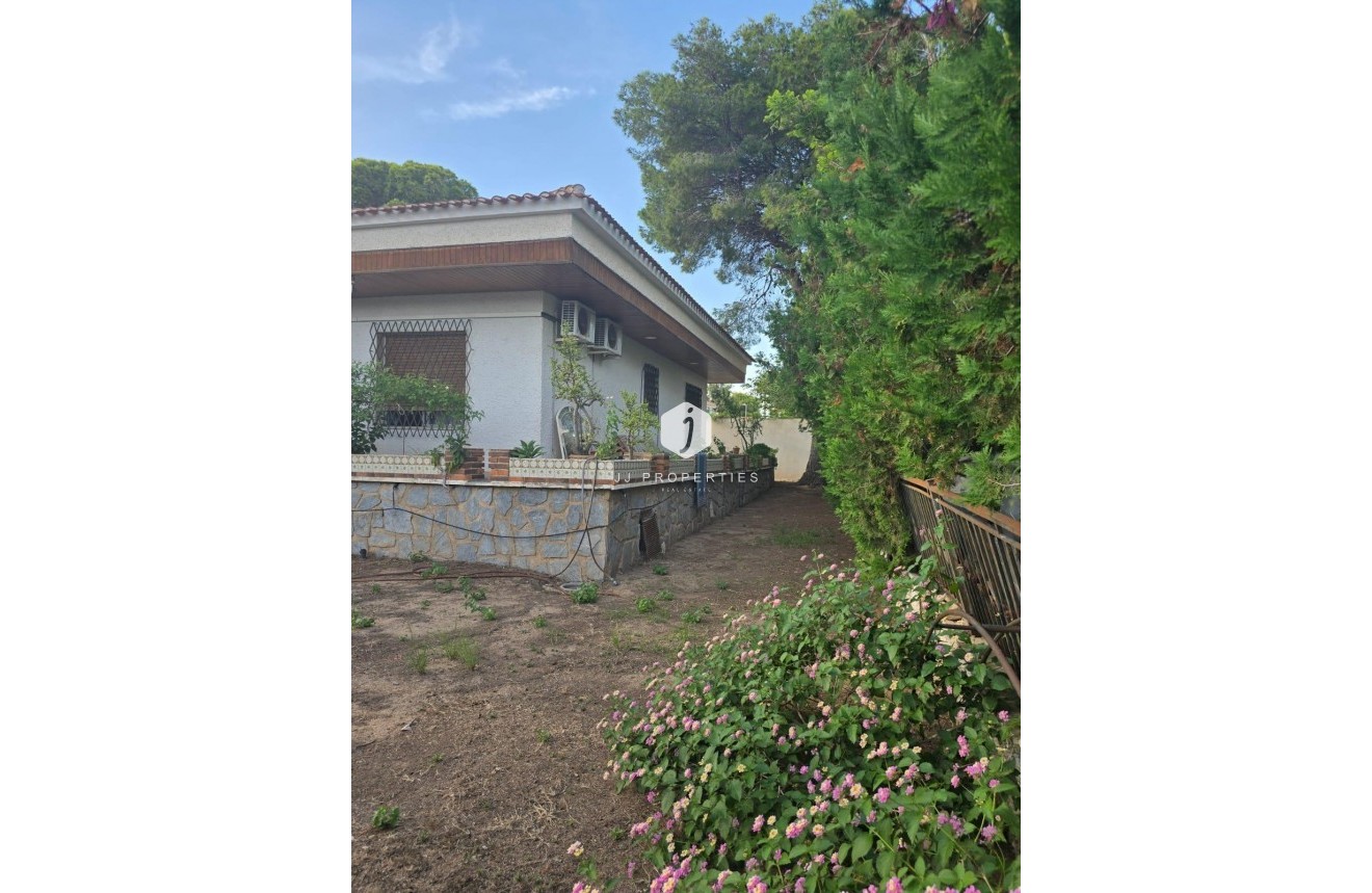 Tweedehands - Villa -
Orihuela Costa - Campoamor