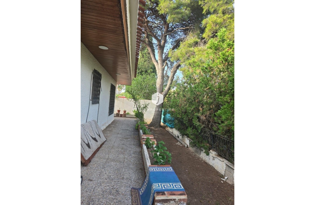 Tweedehands - Villa -
Orihuela Costa - Campoamor