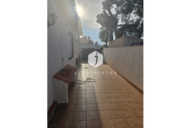 Tweedehands - Villa -
Orihuela Costa - Campoamor