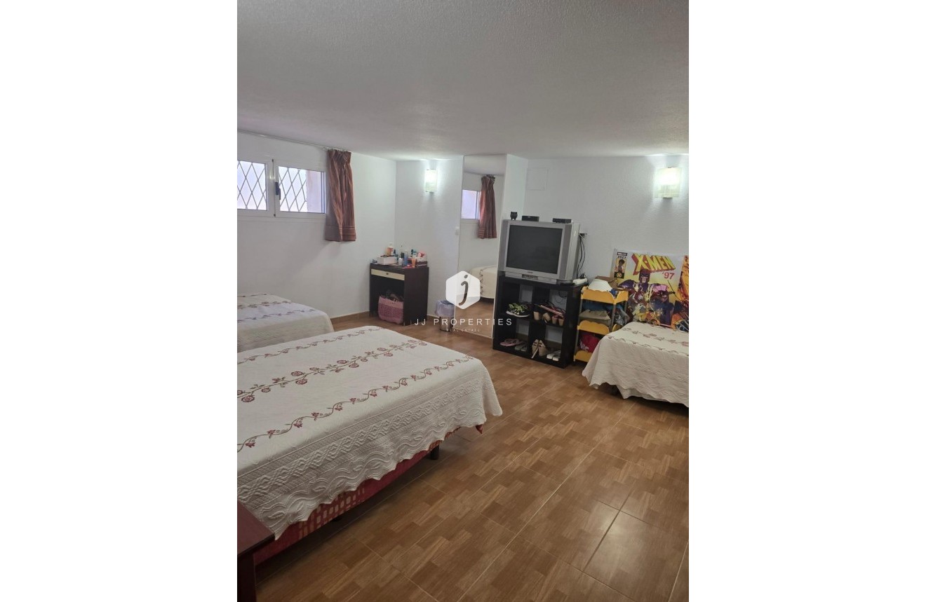 Tweedehands - Villa -
Orihuela Costa - Campoamor