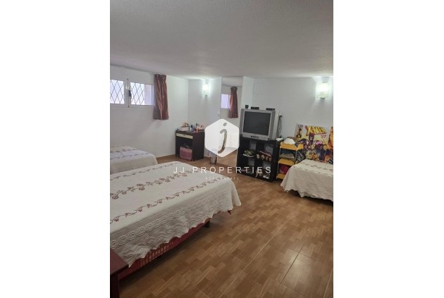 Tweedehands - Villa -
Orihuela Costa - Campoamor