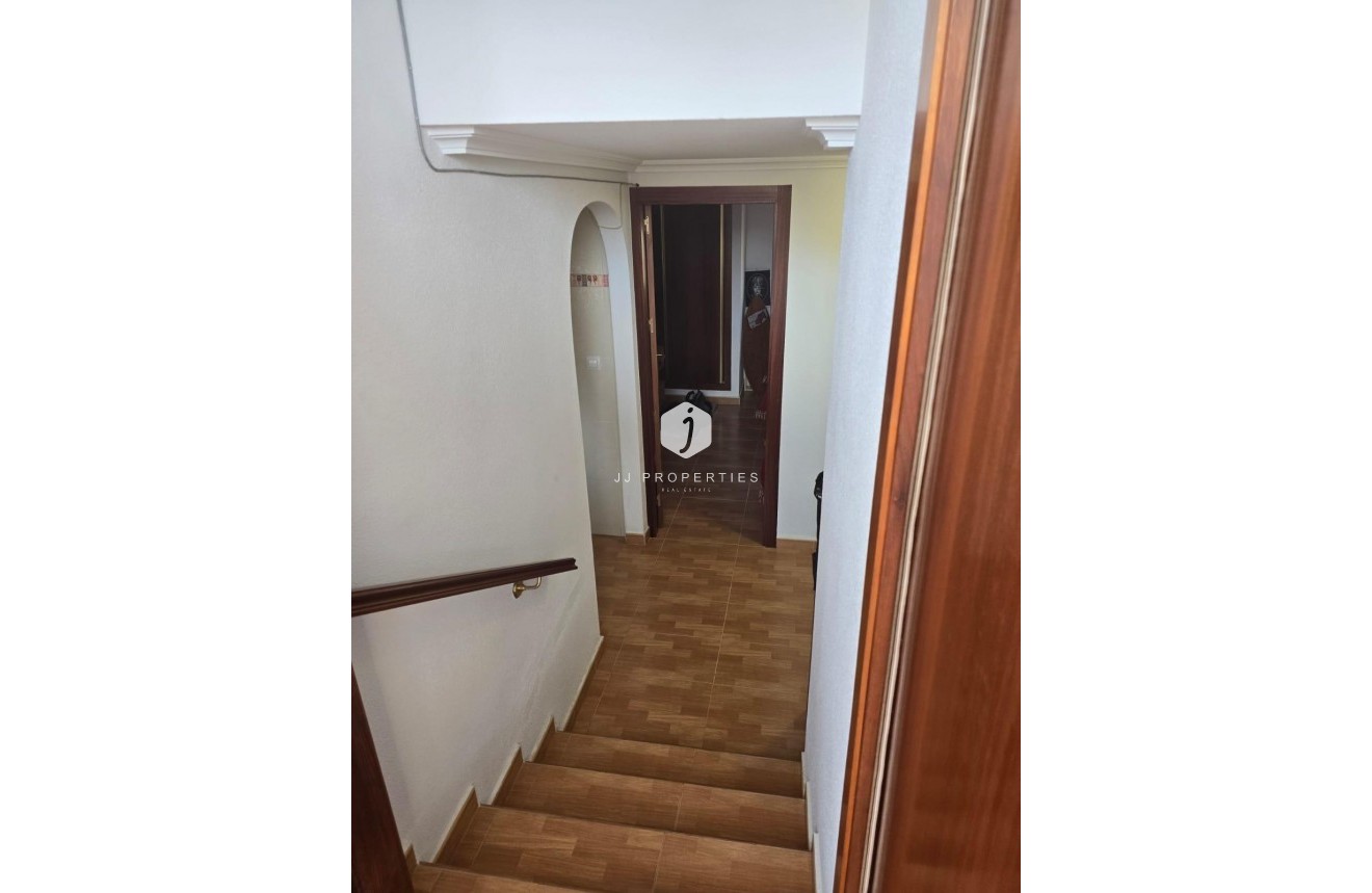 Tweedehands - Villa -
Orihuela Costa - Campoamor