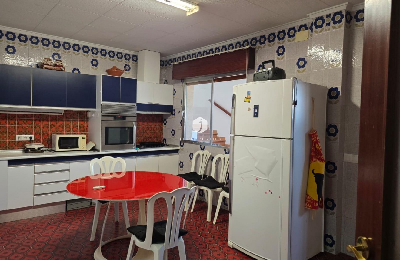 Tweedehands - Villa -
Orihuela Costa - Campoamor