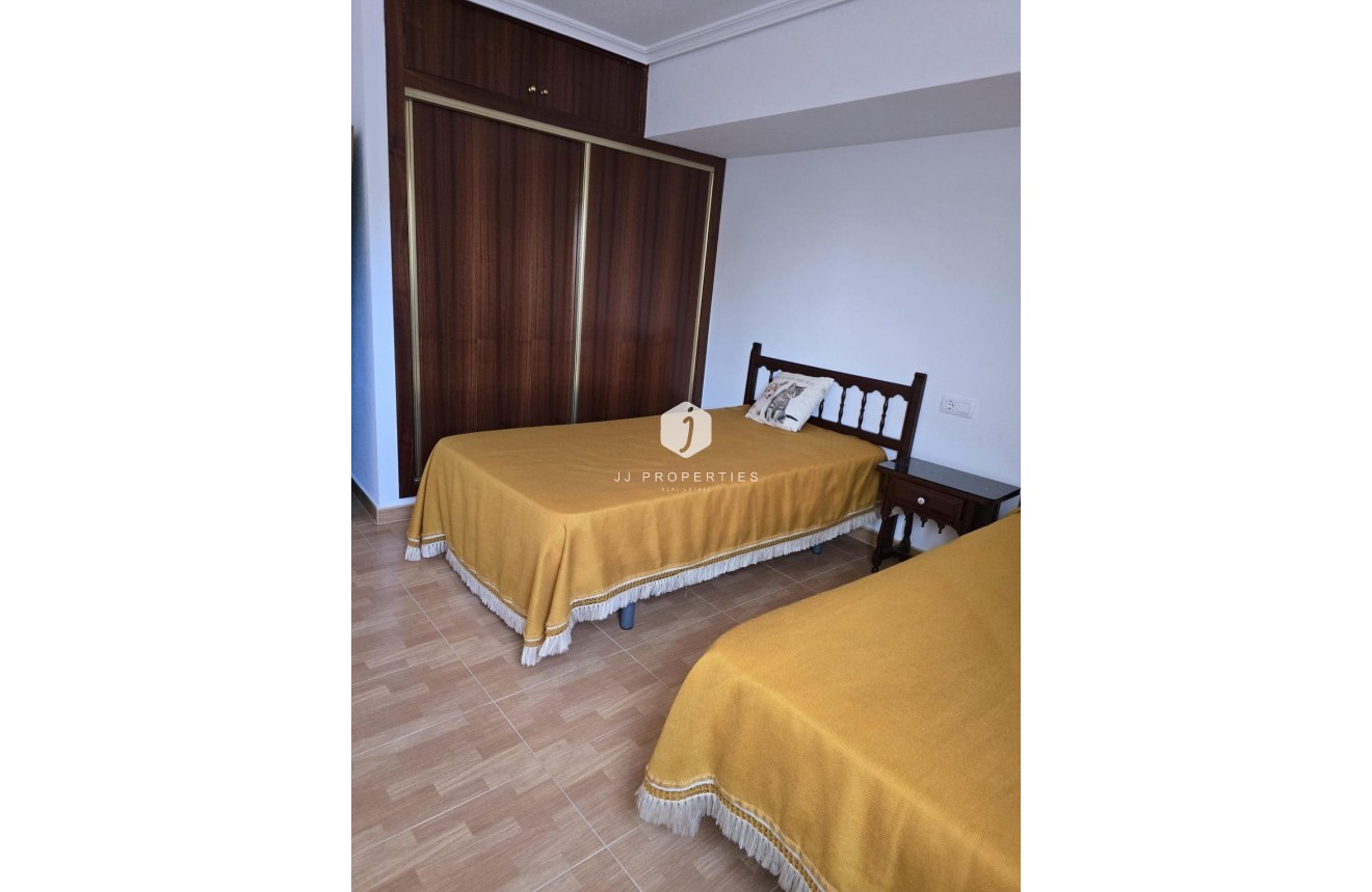 Tweedehands - Villa -
Orihuela Costa - Campoamor