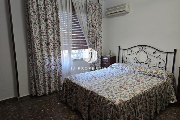 Tweedehands - Villa -
Orihuela Costa - Campoamor