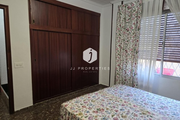 Tweedehands - Villa -
Orihuela Costa - Campoamor